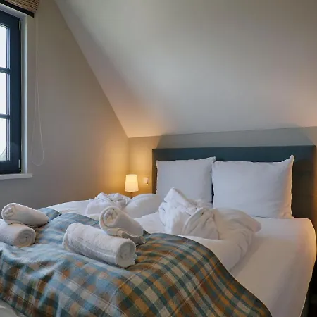 Reetland Am - Premium Reetdachvilla Mit 3 Schlafzimmern, Sauna Und Kamin F19 * 드란스케