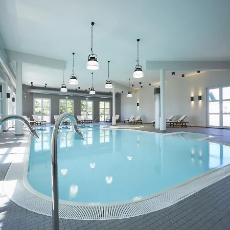 Holiday home Reetland Am - Premium Reetdachvilla Mit 3 Schlafzimmern, Sauna Und Kamin F19 Dranske